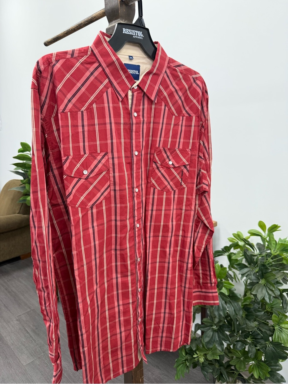 Resistol Men's Red Plaid Western-Style Button-Down Shirt